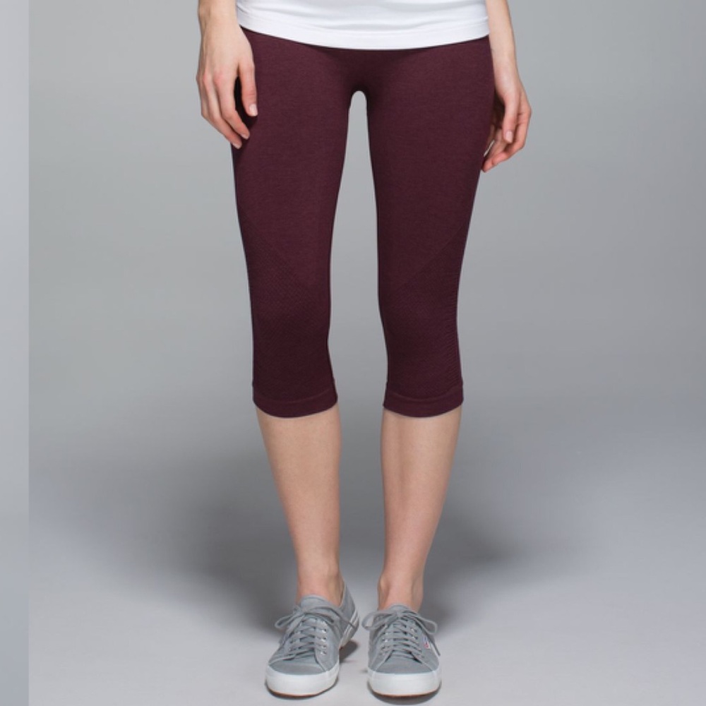 Women’s Capri Leggings in Deep Burgundy